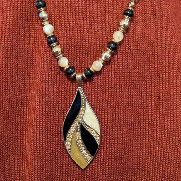 Beige Black and Gold Leaf Pendant Necklace - Picture 2 of 3